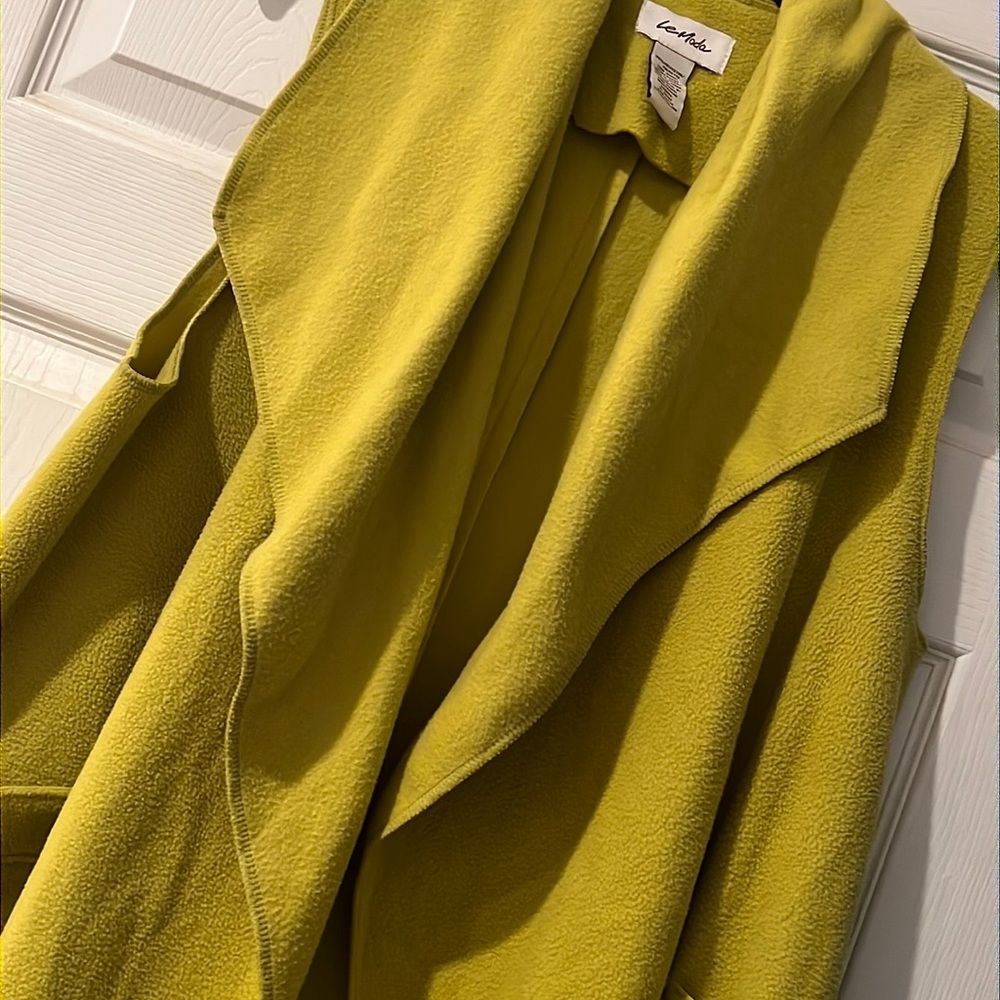 🦖🪲🐢 Chartreuse (yellow-green) flowy vest/overpiece